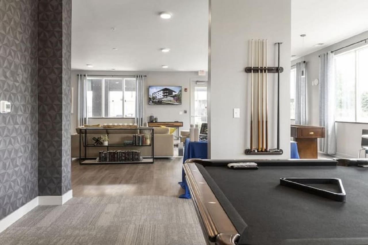 Modern Dwntwn 1 Bdrm Apt Pool Gym Free Parking Индианаполис Екстериор снимка
